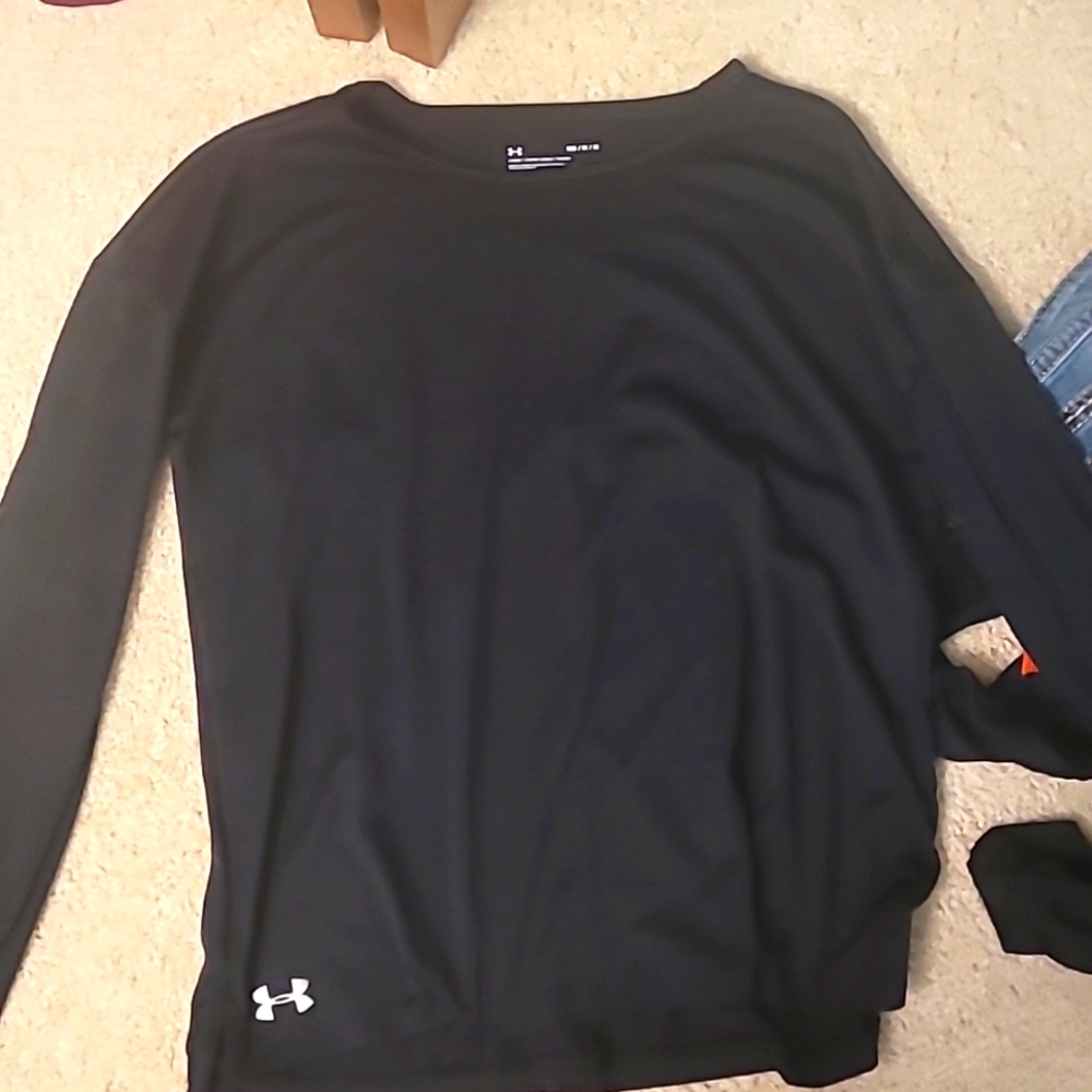 Under armour long sleeve shirt, heat gear